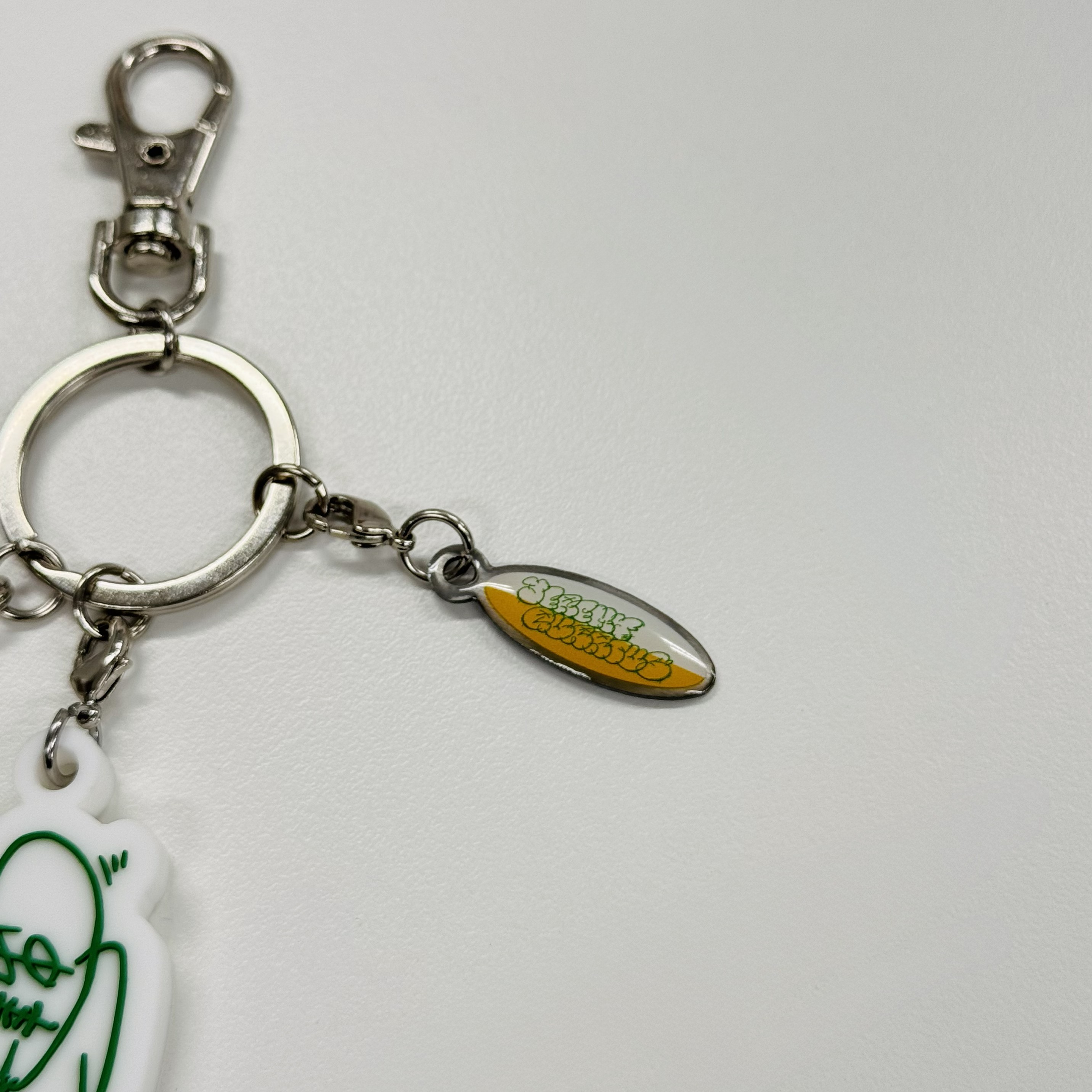 Jeremy Quartus rubber key chain -Green-