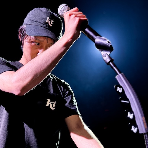 イニシャルロゴ Tシャツ