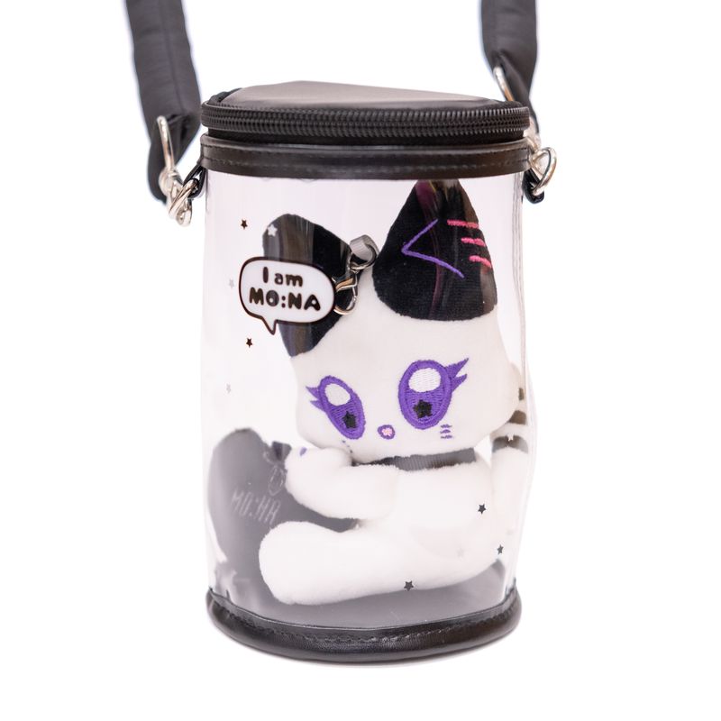 HUG♡ME:EYE’s MO:NA