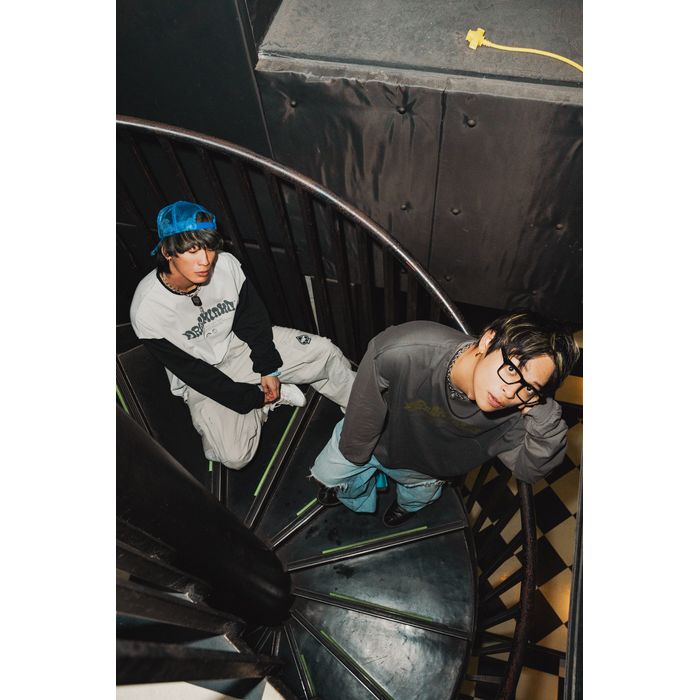 BIG SILHOUETTE LongT-Shirts/ライトグレー