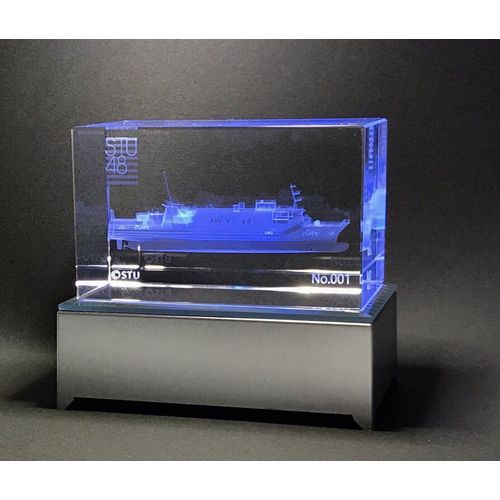 STU48【船上劇場STU48号 記念品】3Dクリスタル ※シリアルナンバー入り
