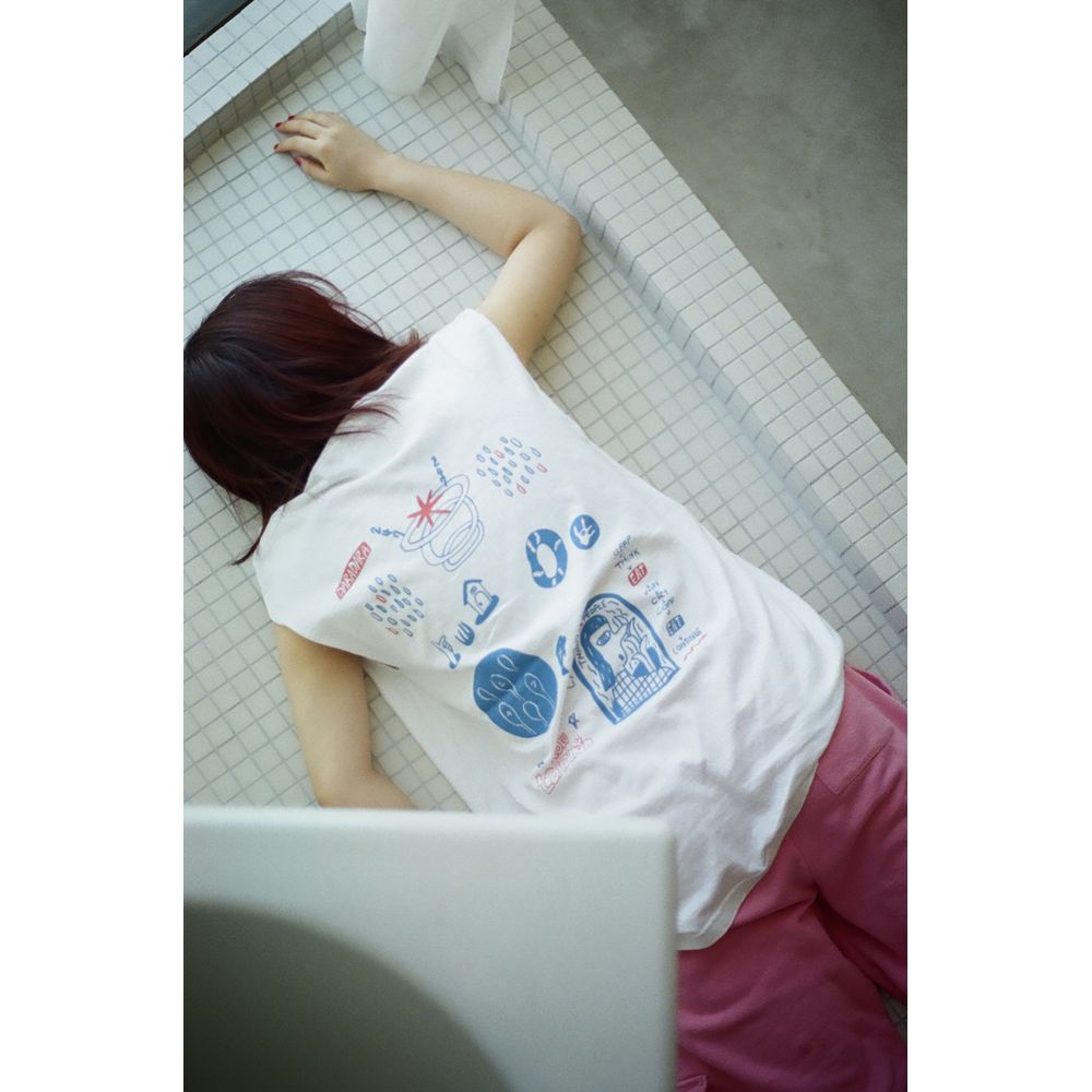 thinking people T-shirt