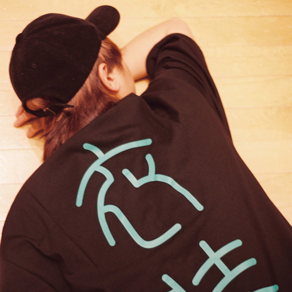 T-shirt ''衣装部屋'' -TURQUOISE / BLACK-