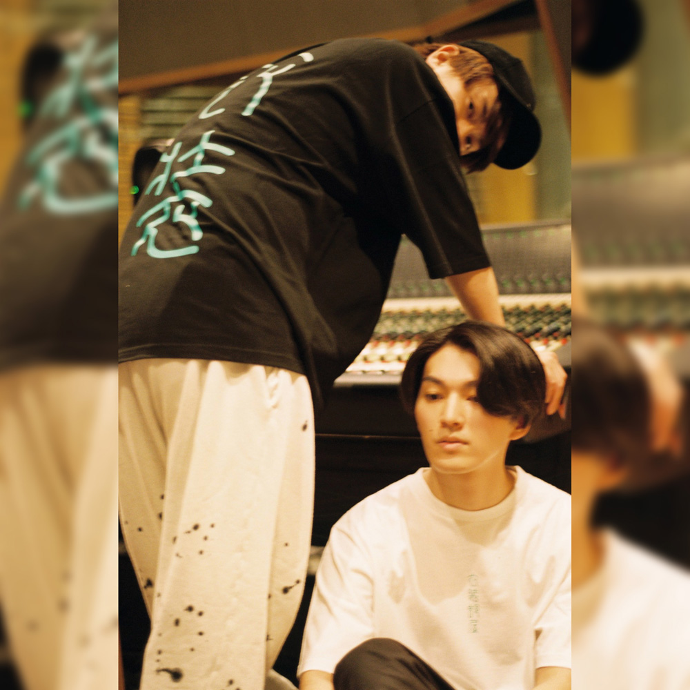 T-shirt ''衣装部屋'' -TURQUOISE / WHITE-