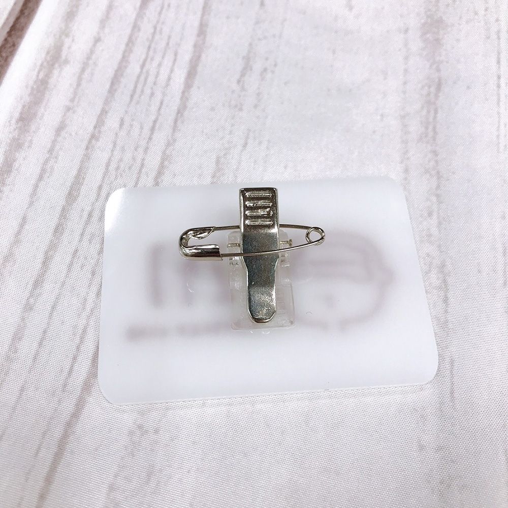 のうみそくんネームプレートバッジ(白 赤)