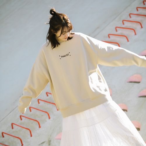 刺繍ロゴスウェット [ベージュ]