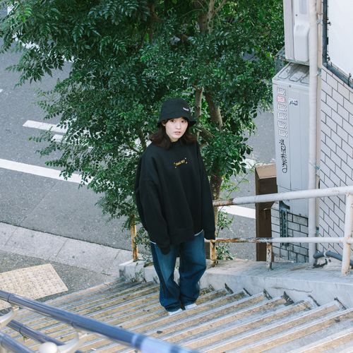 刺繍ロゴスウェット [ブラック]