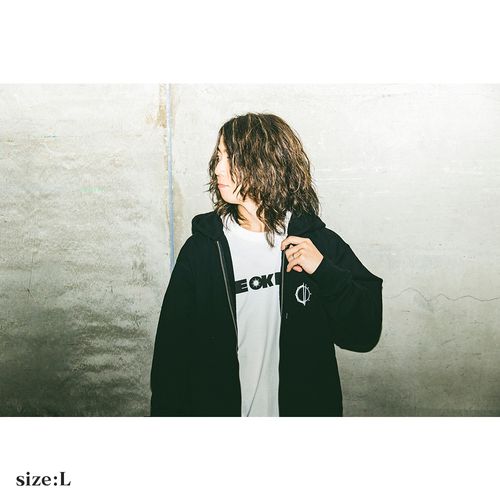 TOMOYA STUDIO 1周年記念 ロゴパーカー