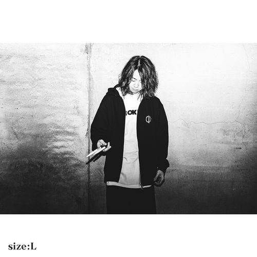 TOMOYA STUDIO 1周年記念 ロゴパーカー