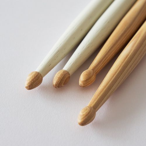 Tomoyaシグネチャーモデルドラムスティック (ホワイト)