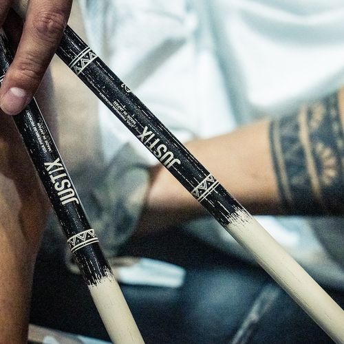 Tomoyaシグネチャーモデルドラムスティック (ホワイト)