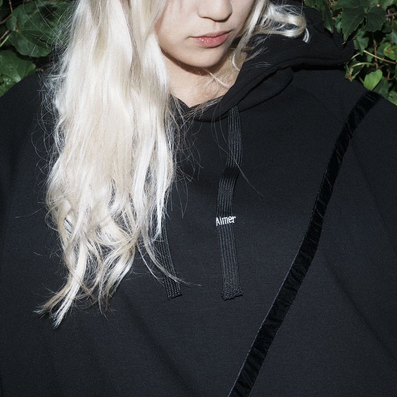 “Stray Cat” TREASURE RIBBON HOODIE 