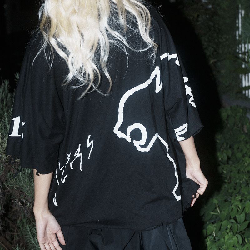 SCRATCHED BY “Stray Cat” TEE 