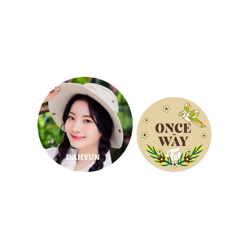TWICE JAPAN SEASON'S GREETINGS 2022 “ONCE-WAY” SPECIAL GOODS 缶バッチセット【DAHYUN】