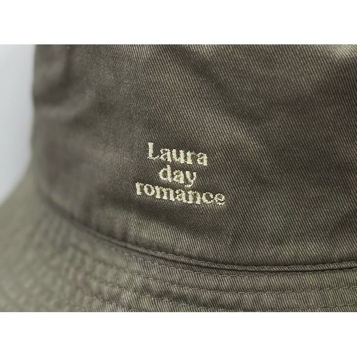 【Laura day romance】何光年？バケットハット