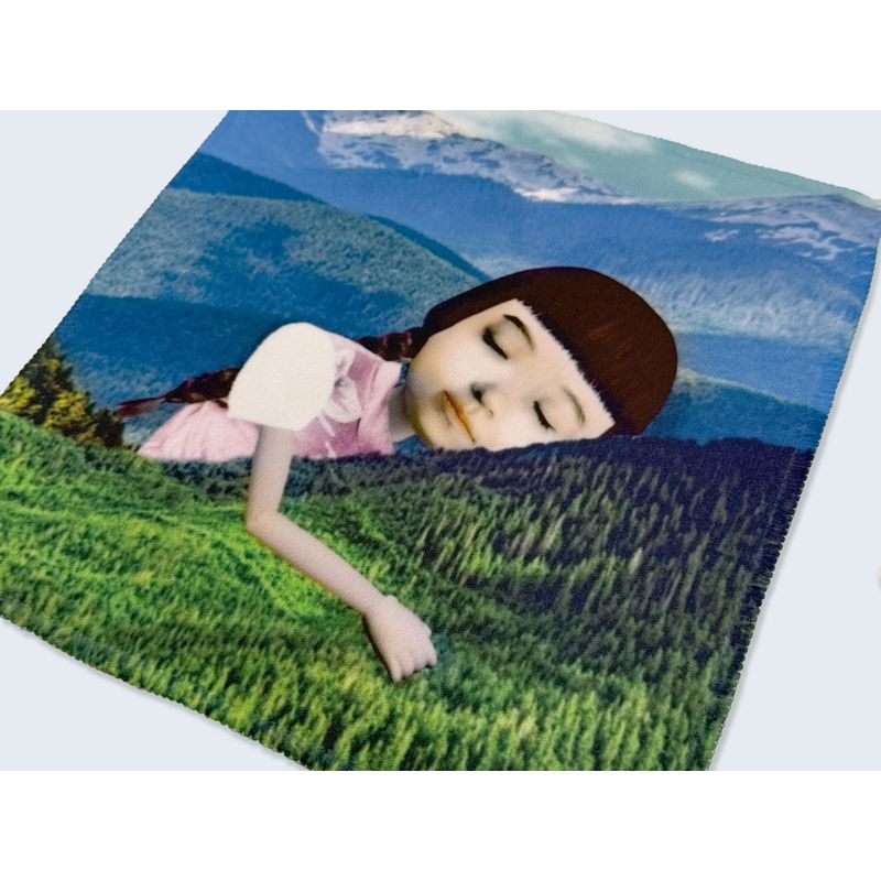 【Laura day romance】Amber blue ハンドタオル