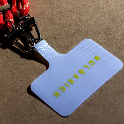 TRST smartphone shoulder