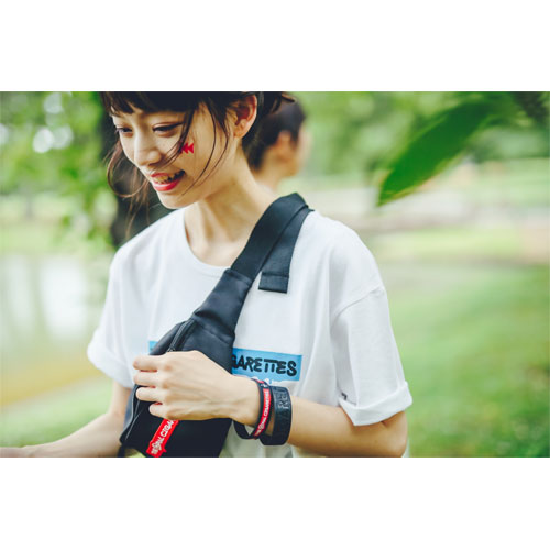 マーカー目玉ロゴウエストバッグ