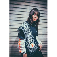 Kisses and Kills マフラータオル