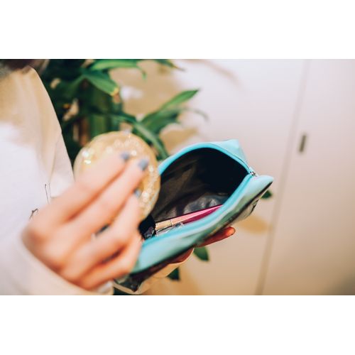 グランジ目玉ロゴエナメルポーチ