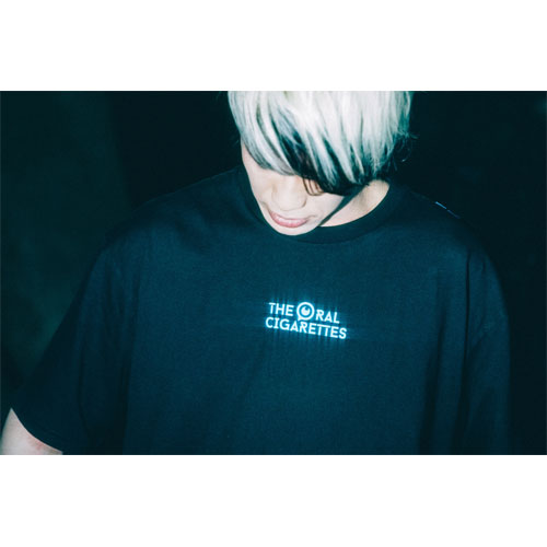 デジカモロゴTシャツ/ブラック×シアン