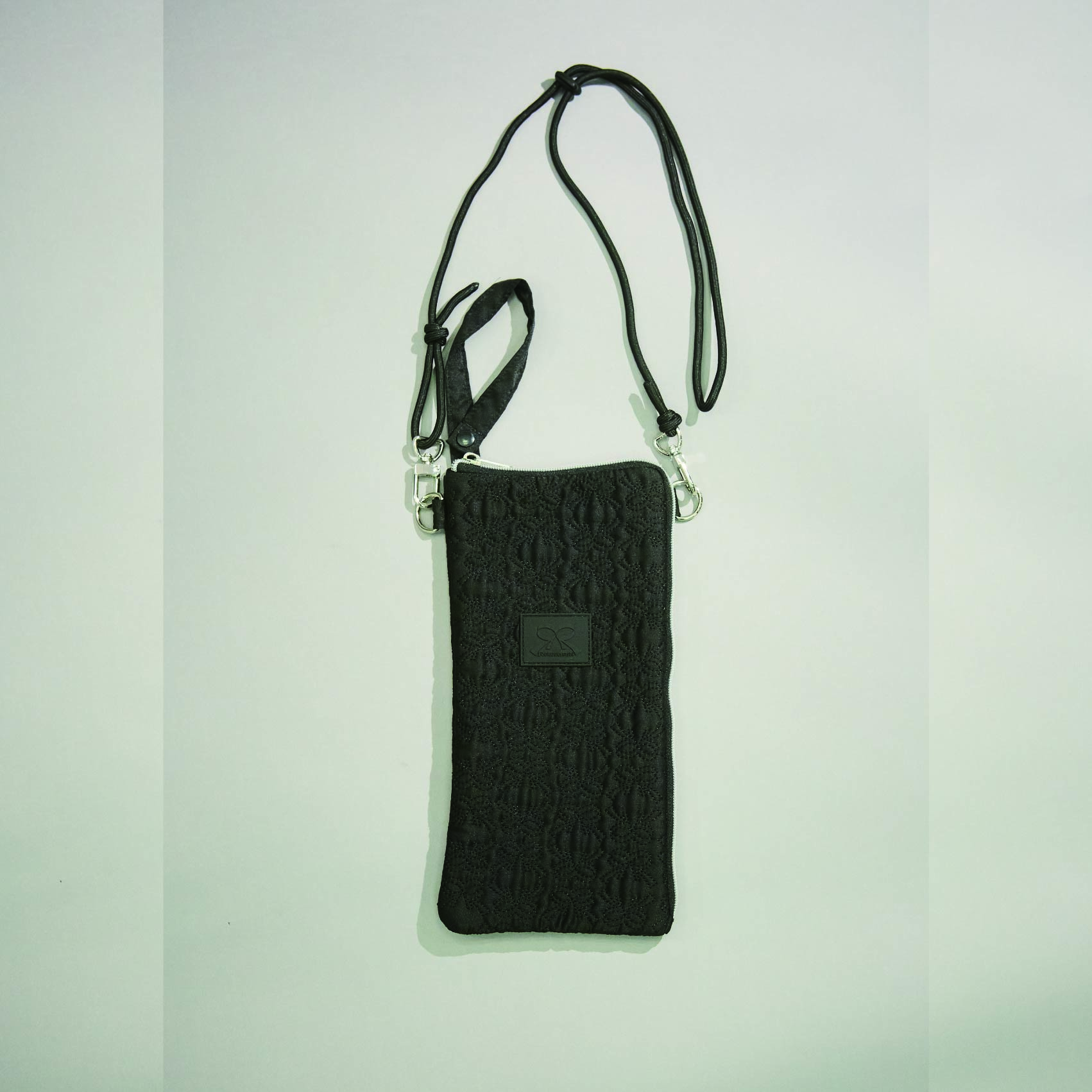 【Rokudenashi】Multi Pouch