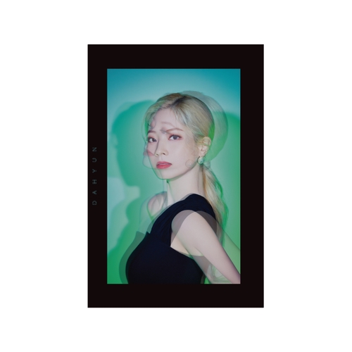 TWICE WORLD TOUR 2019 ‘TWICELIGHTS’ IN JAPAN TWICE PHOTO BOOK 'TWICELIGHTS' 【DAHYUN】