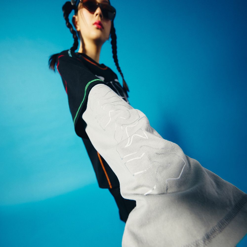 商品詳細ページ | Vaundy ONLINE STORE | Logo Layered T-shirt