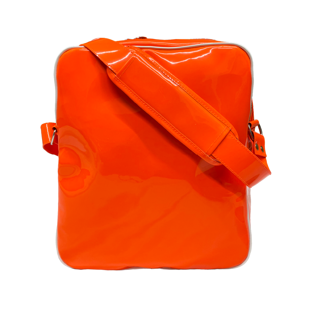 商品詳細ページ | Vaundy ONLINE STORE | Patent Leather Shoulder Bag