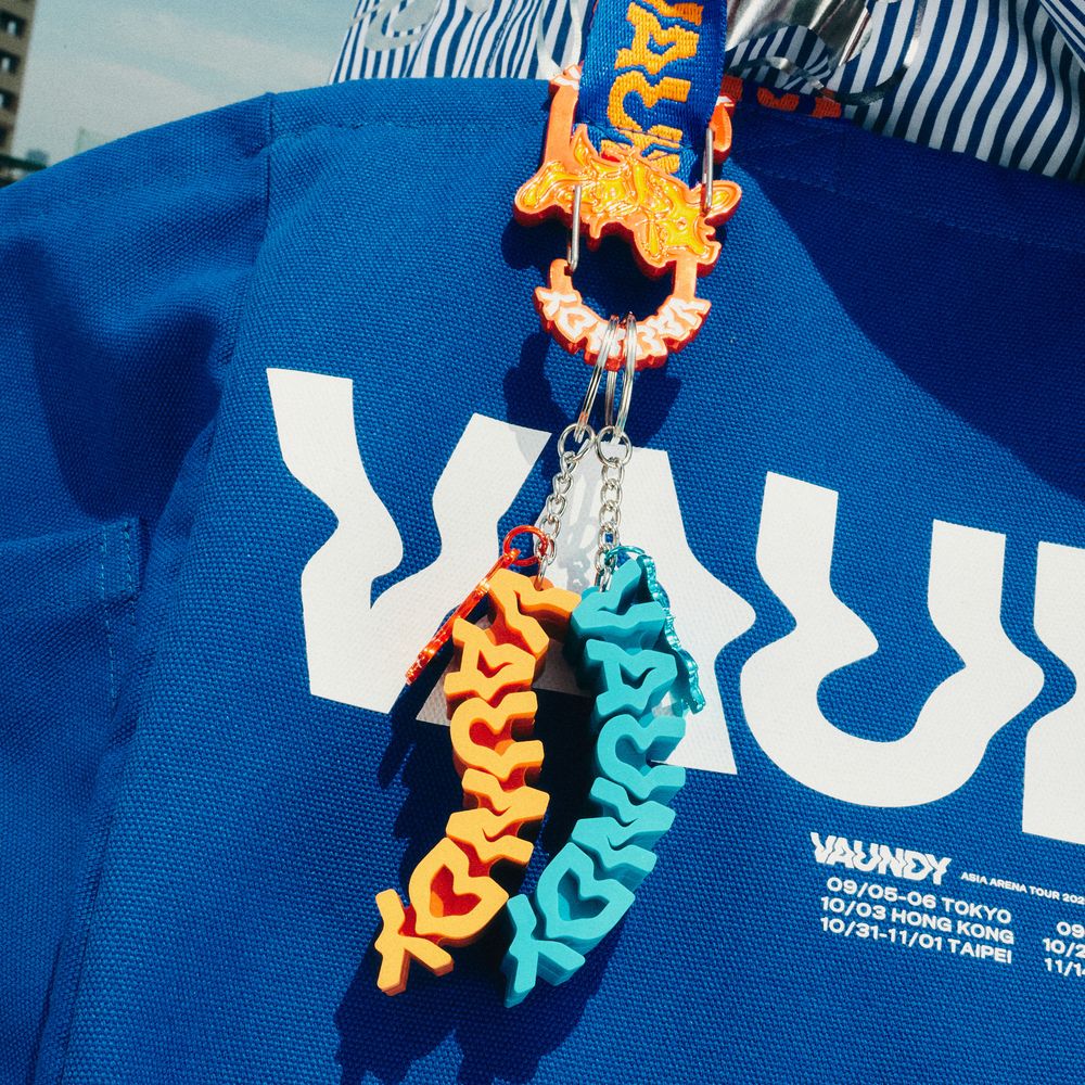 商品詳細ページ | Vaundy ONLINE STORE | Rubber Logo Keychain 