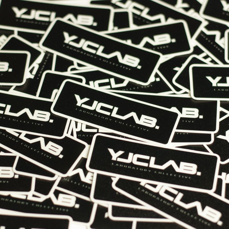 【YAJICO GIRL】YJC LAB.ロゴ ステッカー
