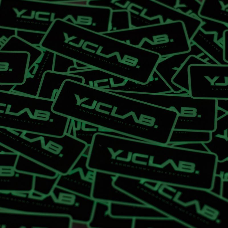 【YAJICO GIRL】YJC LAB.ロゴ ステッカー