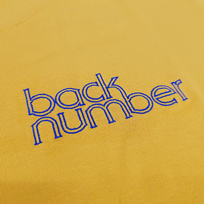 ロゴ刺繍Tシャツ / mustard