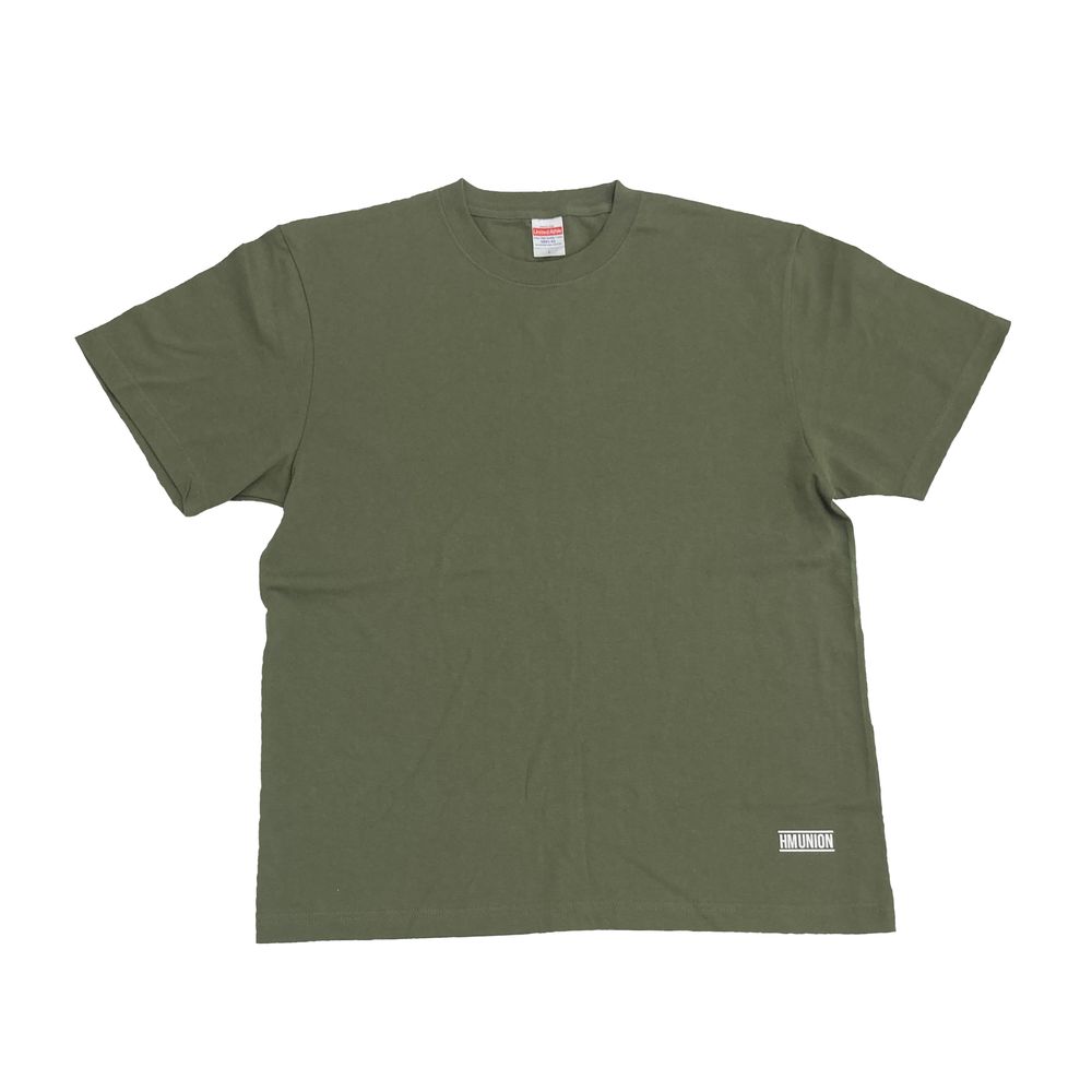 BIG NAMETAG Tee【カーキ】
