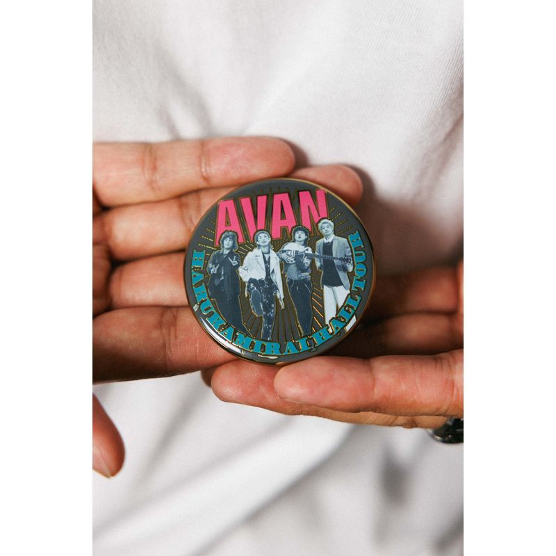AVAN METAL BADGE