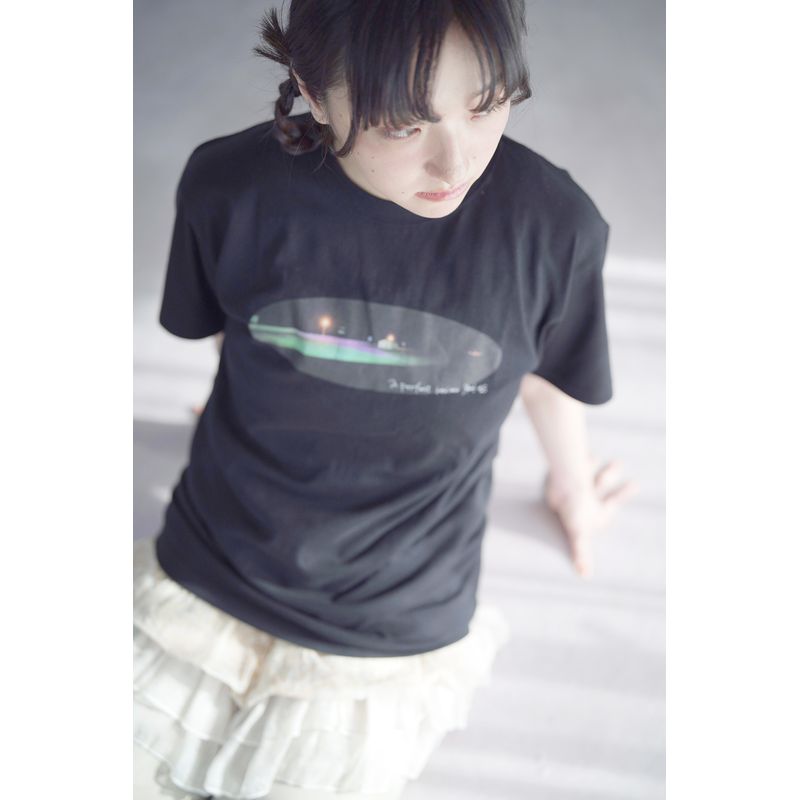 【Laura day romance】 a perfect night T-shirt
