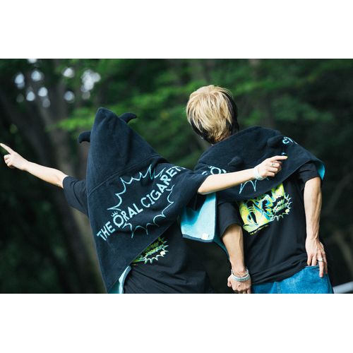 クラウンロゴフーディータオル/ブラック×ブルー