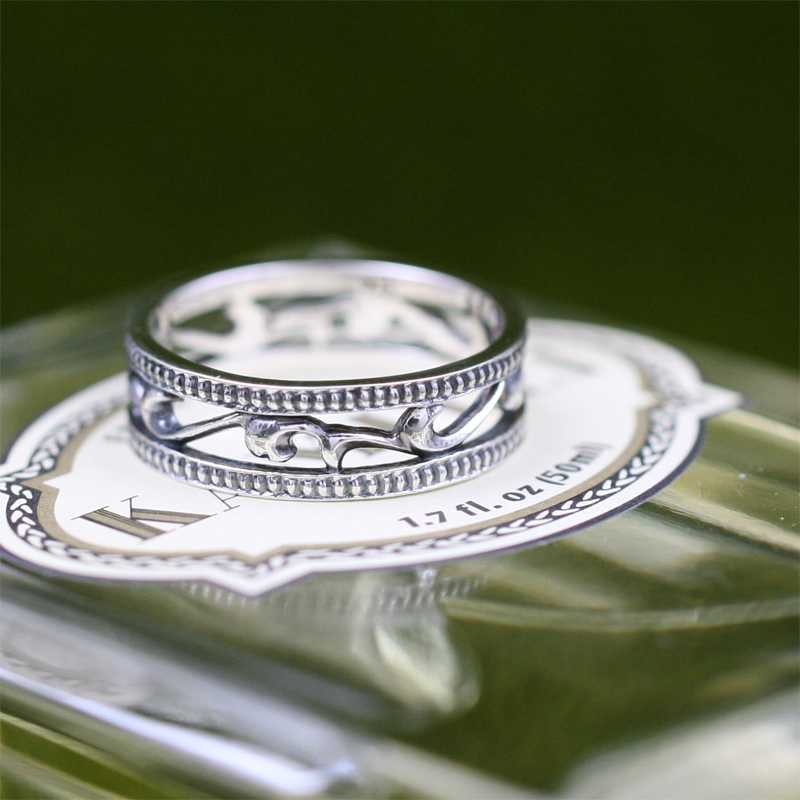 ROVINSTREETオリジナル "Eternity Wave Ring"