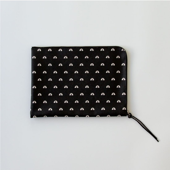 FABRICK × sakanaction CLUTCH BAG(HAND SIGN)