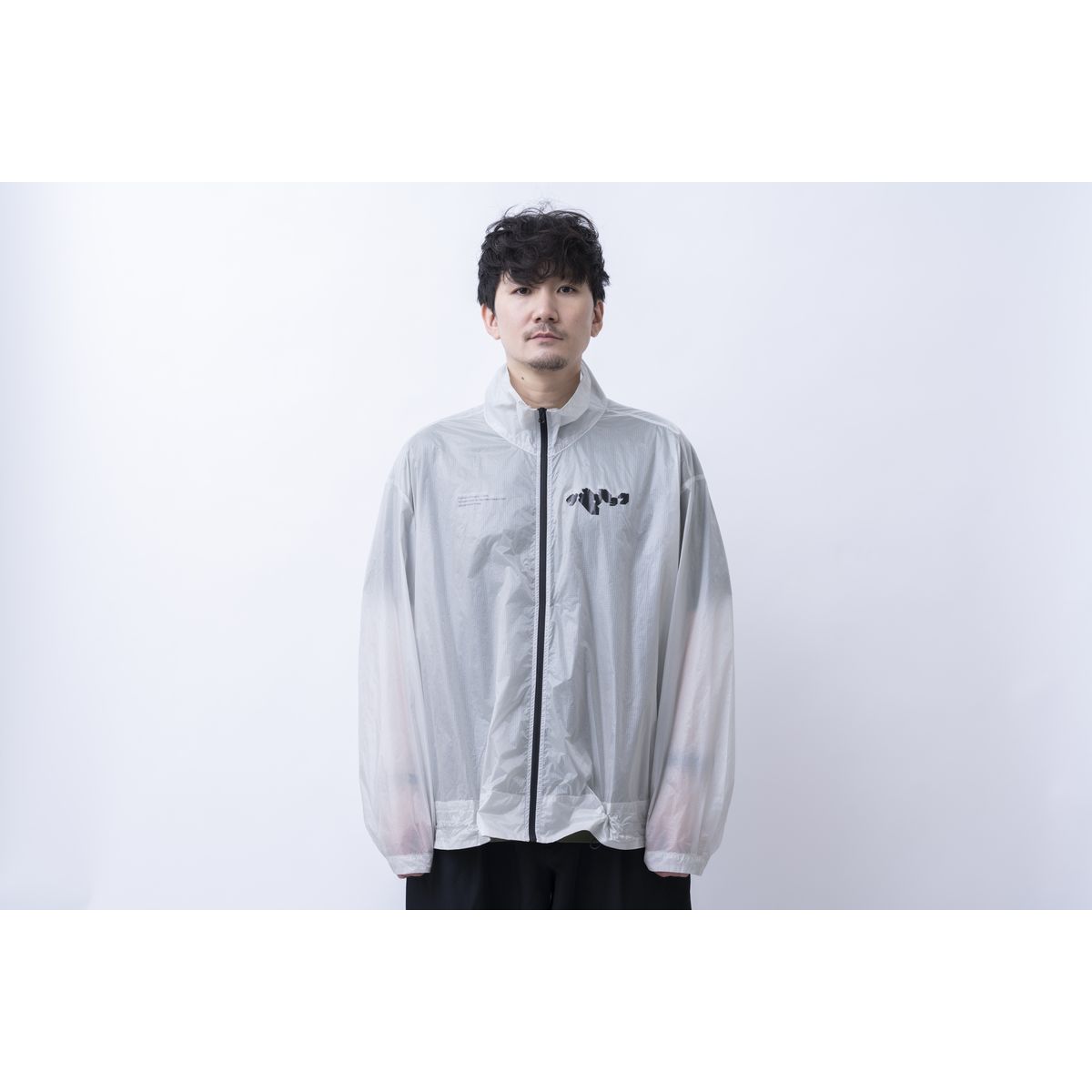 “透明” PACKABLE JACKET
