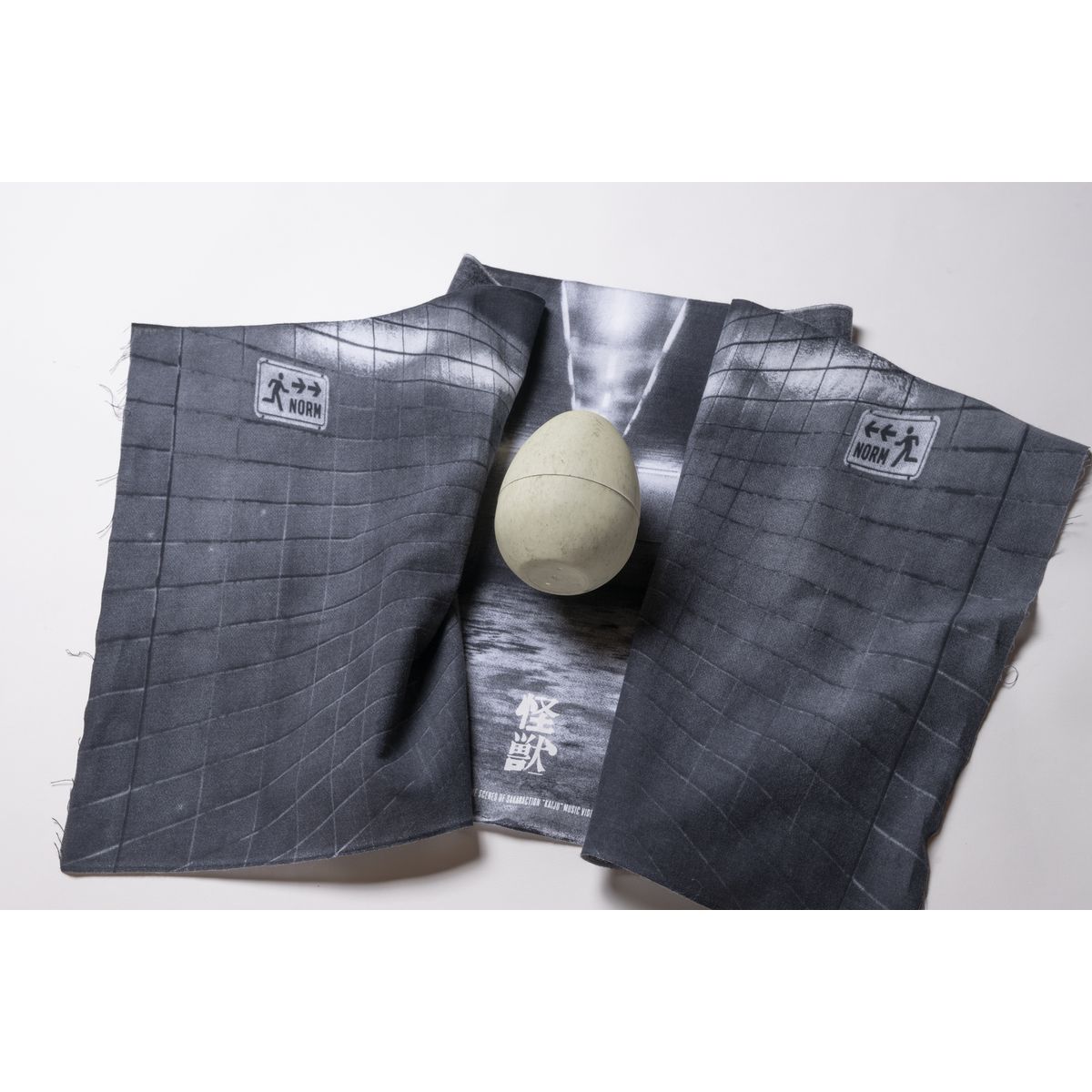 “怪獣” TENUGUI