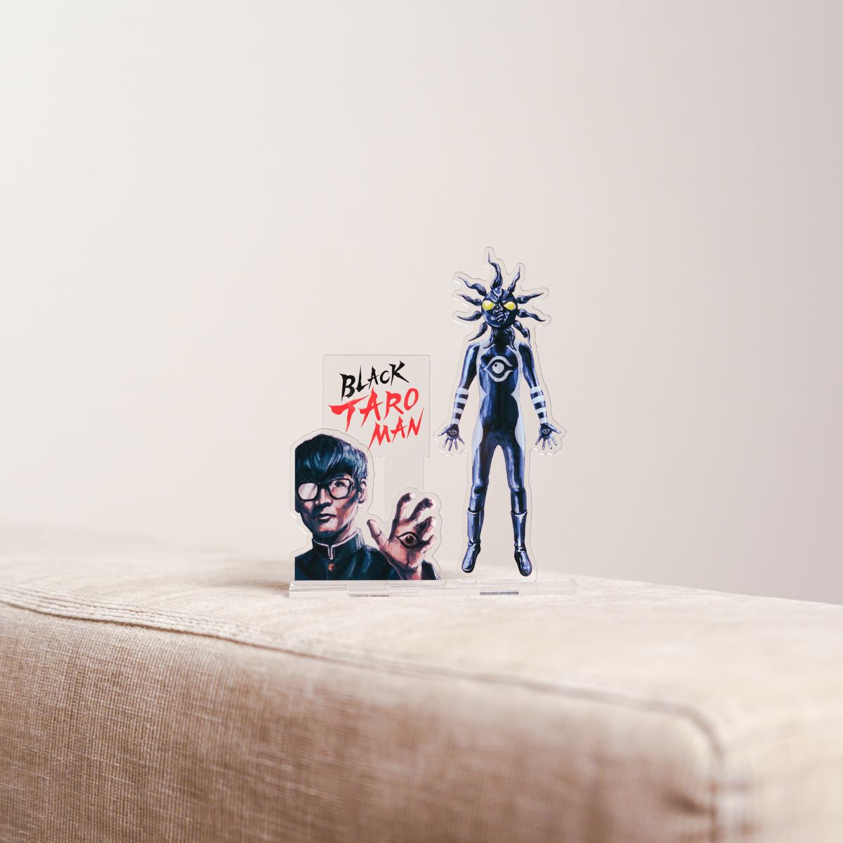 BLACK TAROMAN ACRYLIC STAND