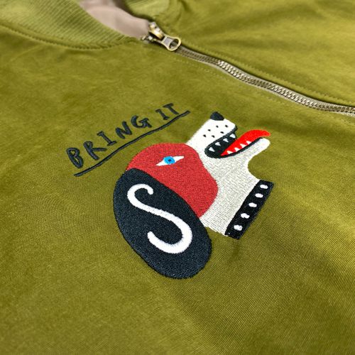 オリジナル刺繍ブルゾン