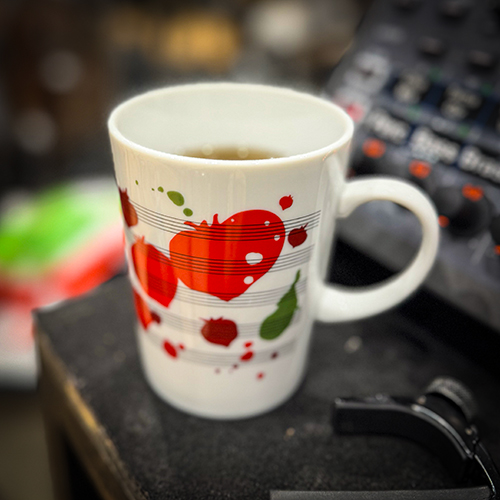 blue eggplant field マグカップ