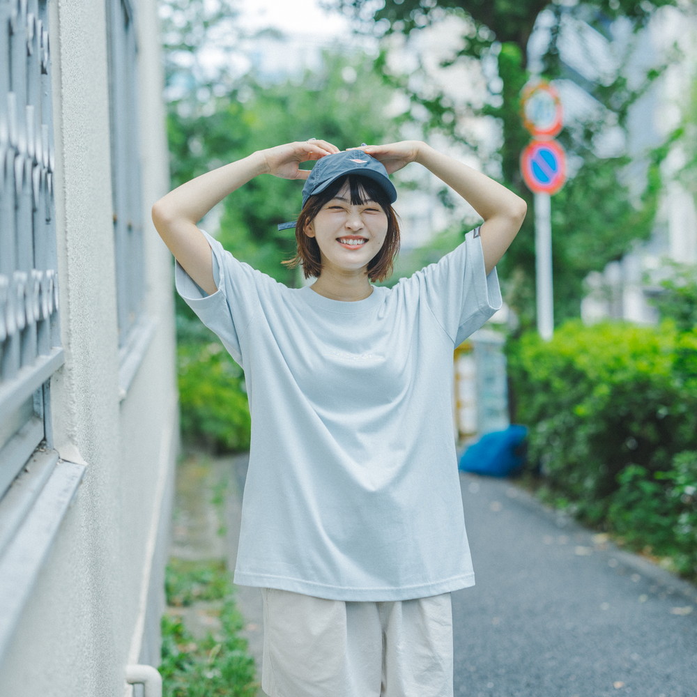 【Limited】マーブル刺繍ロゴTシャツ [フロストブルー]