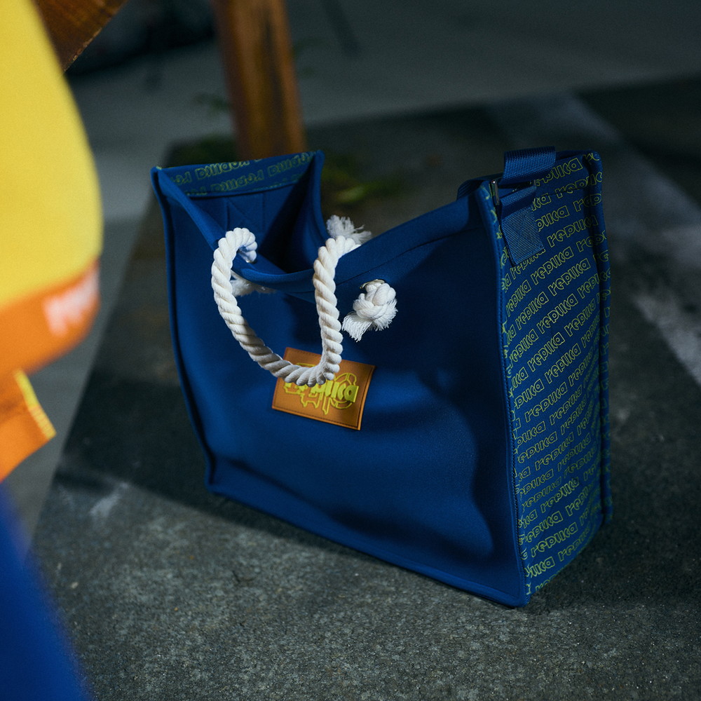 商品詳細ページ | Vaundy ONLINE STORE | Logo Square Tote Bag