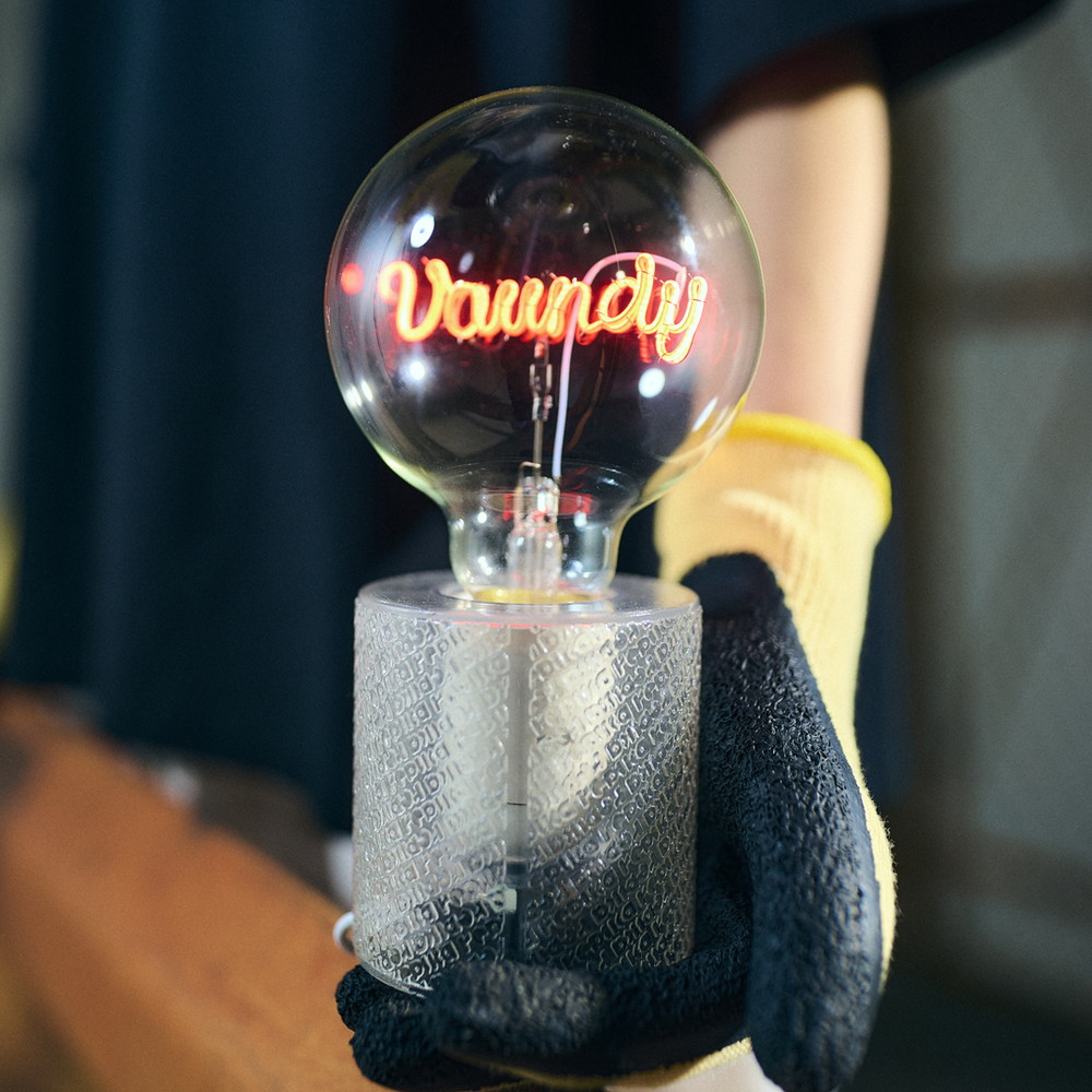 Vaundy replicaZERO ルームライト 商品詳細ページ | Vaundy ONLINE STORE | Logo Room Light “replica”