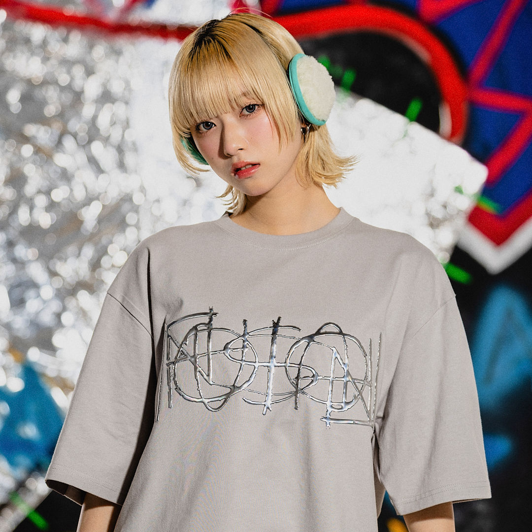 商品詳細ページ | Vaundy ONLINE STORE | Metal Logo T-shirt 