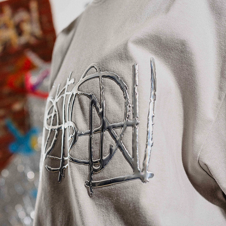 商品詳細ページ | Vaundy ONLINE STORE | Metal Logo T-shirt 