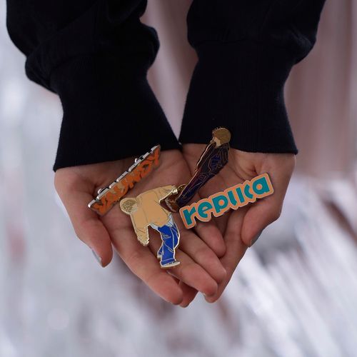 “replica” of Metal Pins (random)